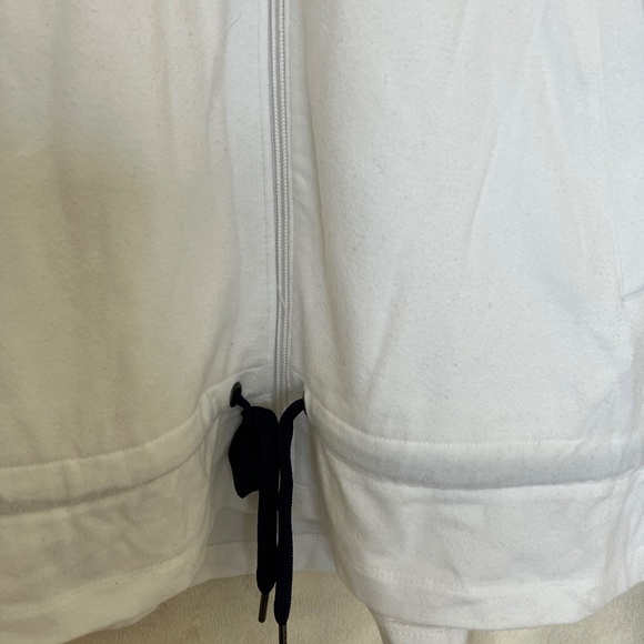 Fila Women zippered jacked with hood Medium NWT - Picture 4 of 11